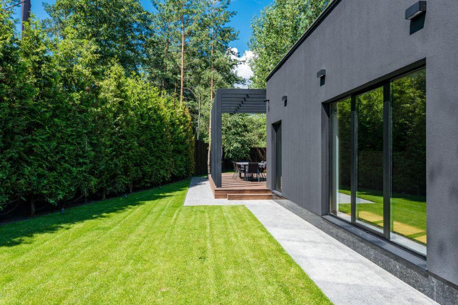 Moderna ureditev okolice hiše