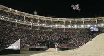Leteči motokrosisti bodo zasedli irsko utrdbo Slane Castle