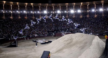 Veliki finale motoriziranih letečih bikov v Madridu