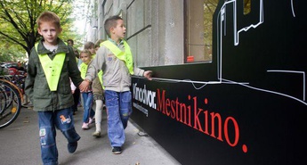 »Letni kino na Kolodvorski ulici«