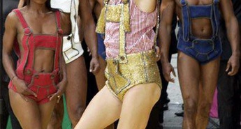 Borat je preteklost, prihaja Brüno