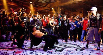 ODPLEŠI SVOJE SANJE V 3D EKSKLUZIVNO LE V PLANETIH TUŠ