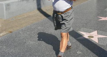 Ali bi vrtnica drugače dišala, če bi ji ime bilo Janez Janša?