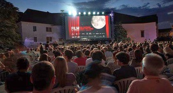 Rekordni Film pod zvezdami