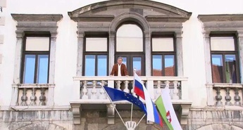 26. novembra bomo premierno predvajali oddajo DROBTINICE PRESTOLNICE