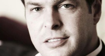 Velikan podjetništva Peter Jones je na misiji, da reši mala podjetja