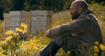 JASON STATHAM JE ČEBELAR