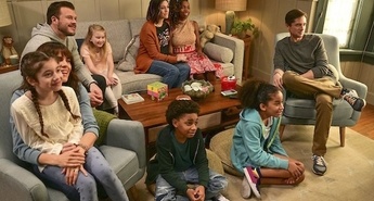 FOX LIFE: IZ ISTEGA GNEZDA