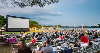 PIKNIK S KOKICAMI IN FILMSKIMI JUNAKI