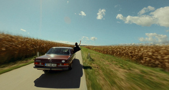 V KINA PRIHAJA FILM GEPACK