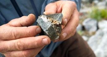 SLUMACHOV IZGUBLJENI RUDNIK ZLATA: LEGENDA ALI RESNICA