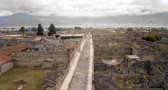 Razkrivanje zgodovine