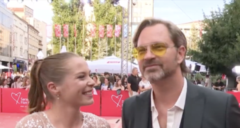 Film Belo se pere na devetdeset