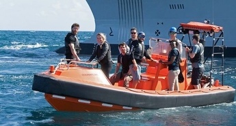 RAZISKOVALCI OCEANOV