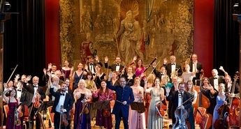 KOMORNI DOSJE FESTIVALSKEGA POLETJA