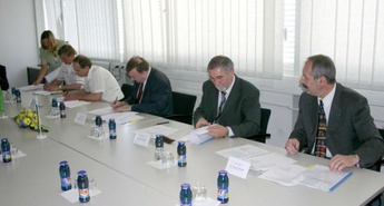V Savi Tires podpisali tarifno prilogo kolektivne pogodbe za kemično in gumarsko industrijo