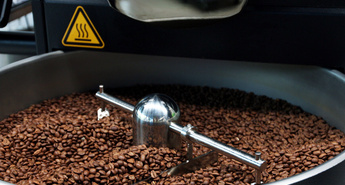 Barcaffé med prvimi s kavo po zahtevah EUDR