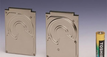 Prvi diski s tehnologijo pravokotnega zapisovanja