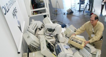 Xerox je predstavil prvi večnamenski sistem s tehnologijo trdnega črnila