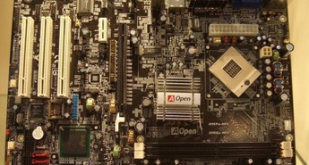 AOpen predstavil matično ploščo i915Ga-HFS