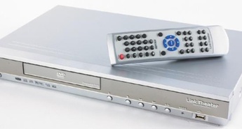 Buffalova večpredstavna naprava z vgrajenim predvajalnikom DVD