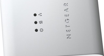 Omrežno stikalo s štirimi vrati in hitrostjo delovanja 85 Mb/s