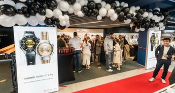 Huawei je svečano odprl Iconic Shop