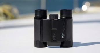 Nikon Stabilized 10x25 S in 12x25 S