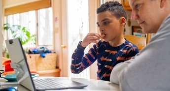 'Varna raba interneta in starši'