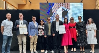 E-oskrba in identifikacija z biometrično osebno izkaznico na mobilnem telefonu 