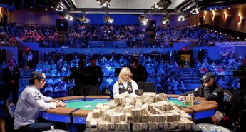 POKERSTARSOV IGRALEC POSTAL NOV SVETOVNI PRVAK V POKRU