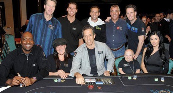 DOBRODELNI POKERAŠI SKUPAJ V BOJU PROTI AIDSU