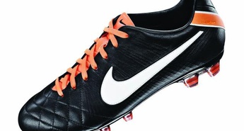 Predstavlja nogometni čevelj Tiempo Legend IV Elite