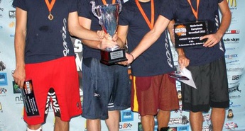 Slovenska ekipa prvak odprtega prvenstva Nizozemske v ulični košarki