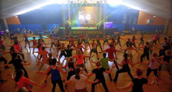 NIKE KONVENCIJA ZDRUŽILA LJUBITELJICE AEROBIKE IN ZABAVE