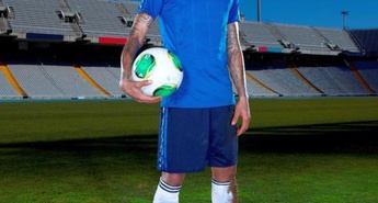 Kopačke Nitrocharge so posebej ustvarjene za “motorje” med nogometnimi igralci