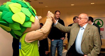 Spar Slovenija izdal album v poklon slovenski košarki