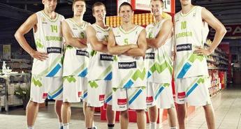 Naši košarkarji ušli varnostniku!