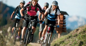 Sezona kolesarjenja je tu – ne pozabite na svojo varnost