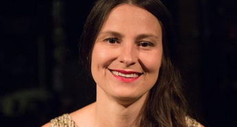 Vabljene_i k ogledu performansa Simone Semenič drugič v Klubu Gromka v Ljubljani