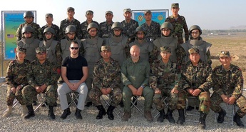 Upravljanje tveganj pri ravnanju z eksplozivnimi sredstvi v podporo ukrepov za graditev zaupanja in varnosti