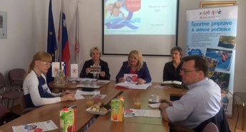 RKS pričel z akcijo zbiranja sredstev za letovanje otrok in starostnikov iz socialno ogroženih okolij na morju