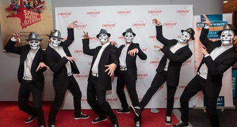 Znani na premieri srbske komedije Spomenik Majklu Džeksonu