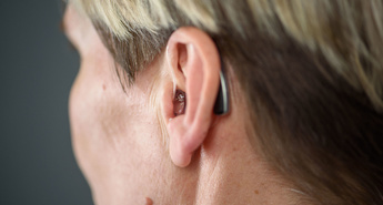 Posvet o ureditvi statusa in pravic oseb z gluhoslepoto