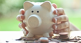 Država, kjer se politiki prepirajo in tožarijo kot razvajeni otroci