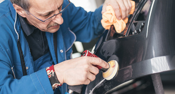 Kam odpeljati poškodovano vozilo po toči v Ljubljani?
