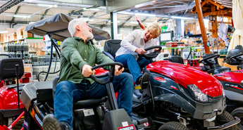 Katere vrtne kosilnice, vrtne traktorje ali motorne kose izbrati?
