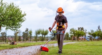 Rešitev za lepo zelenico: motorna kosa Ramda