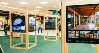 Razstava Bivanje z lesom