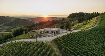 Joga ob sončnem zahodu